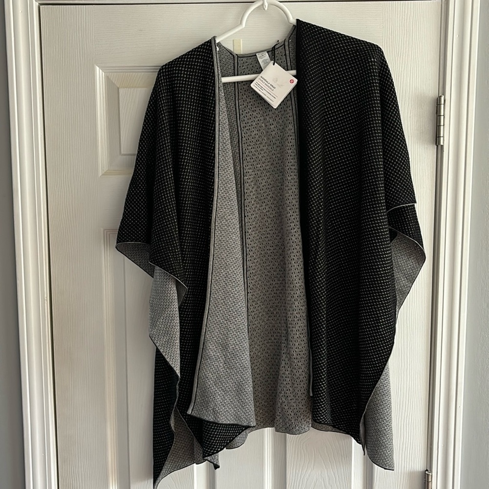 Lulu Lemon Reversable Mandalay Wrap - One Size - NWT